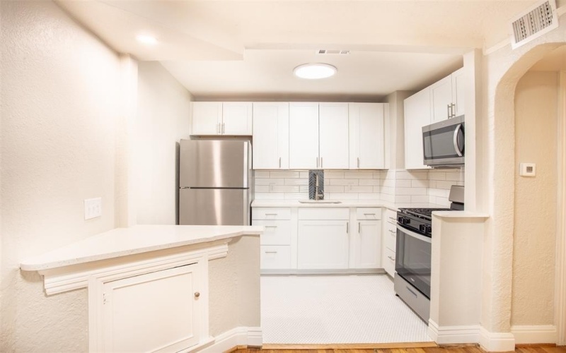 3312 Daniel Avenue #104, University Park, TX 75205, 2 Bedrooms Bedrooms, ,1 BathroomBathrooms,Residential Lease,For Rent,3312 Daniel Avenue,20980082