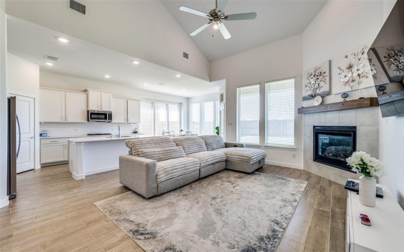 129 Invermore Drive, Little Elm, TX 75068, 5 Bedrooms Bedrooms, ,5 BathroomsBathrooms,Residential Lease,For Rent,129 Invermore Drive,20978799