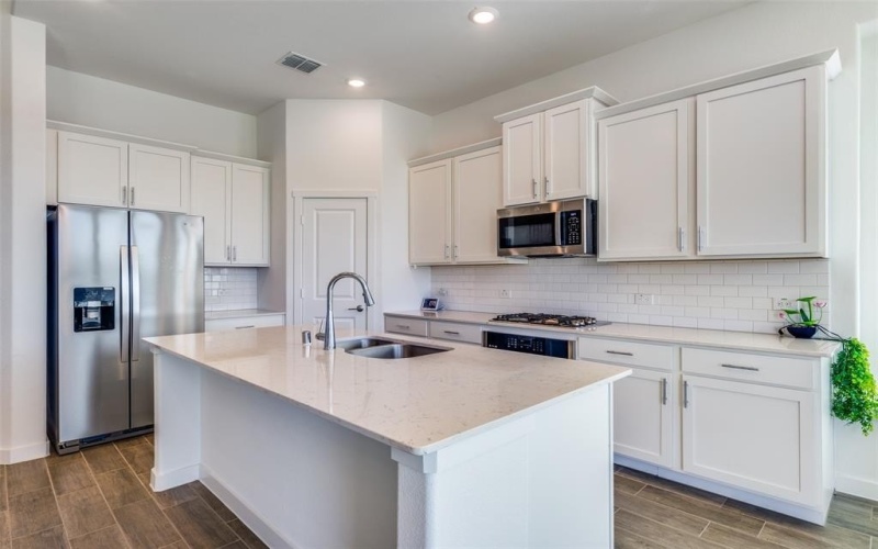 129 Invermore Drive, Little Elm, TX 75068, 5 Bedrooms Bedrooms, ,5 BathroomsBathrooms,Residential Lease,For Rent,129 Invermore Drive,20978799