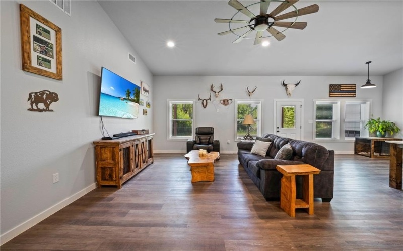 6956 Fm 36 S, Quinlan, TX 75474, 3 Bedrooms Bedrooms, ,2 BathroomsBathrooms,Residential,For Sale,6956 Fm 36 S,20979513