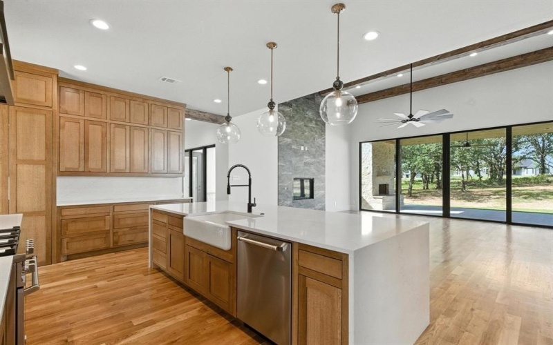 527 Royal Santana Run, Weatherford, TX 76087, 4 Bedrooms Bedrooms, ,5 BathroomsBathrooms,Residential,For Sale,527 Royal Santana Run,20979867