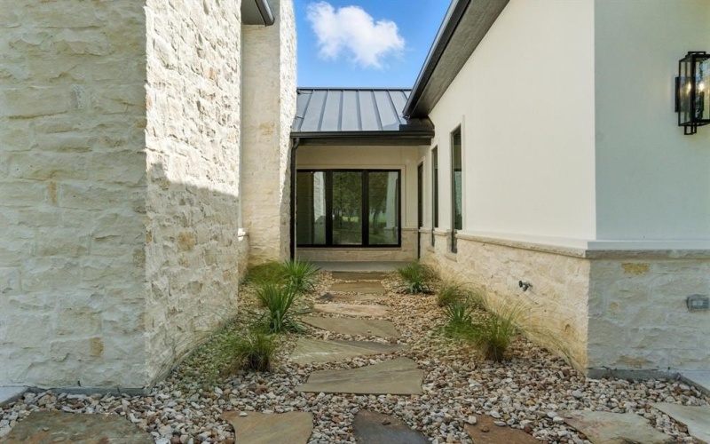 527 Royal Santana Run, Weatherford, TX 76087, 4 Bedrooms Bedrooms, ,5 BathroomsBathrooms,Residential,For Sale,527 Royal Santana Run,20979867