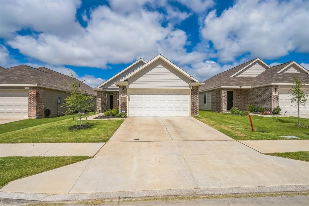 433 Woodhouse Way, Everman, TX 76140, 3 Habitaciones Habitaciones , ,2 BañosBaños,Residential,En Venta,433 Woodhouse Way,20980447