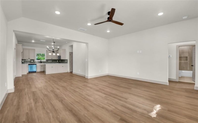 1604 Franklin Street, Weatherford, TX 76086, 3 Bedrooms Bedrooms, ,2 BathroomsBathrooms,Residential Lease,For Rent,1604 Franklin Street,20980485