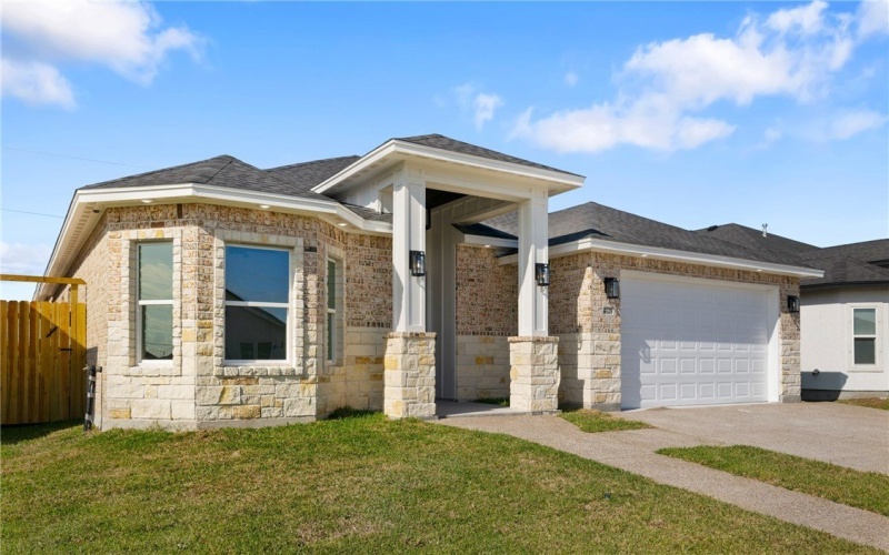 4129 Azali Drive, Corpus Christi, TX 78414, 4 Bedrooms Bedrooms, ,3 BathroomsBathrooms,Residential,For Sale,4129 Azali Drive,452179