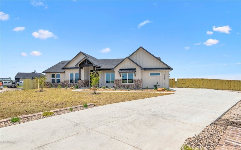 1525 Fenner Ranch Drive, Corpus Christi, TX 78415, 4 Bedrooms Bedrooms, ,3 BathroomsBathrooms,Residential,For Sale,1525 Fenner Ranch Drive,452229