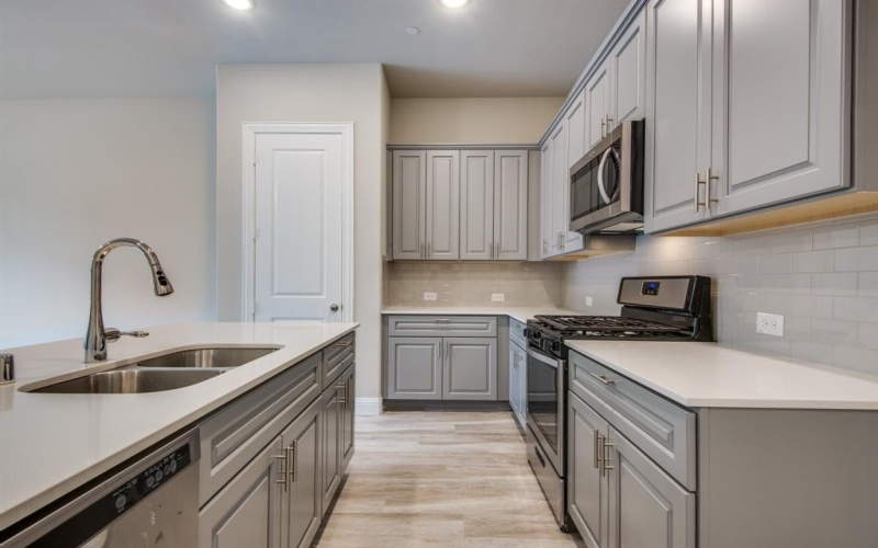 4176 Kearsage Drive, Frisco, TX 75034, 3 Bedrooms Bedrooms, ,3 BathroomsBathrooms,Residential,For Sale,4176 Kearsage Drive,20981162