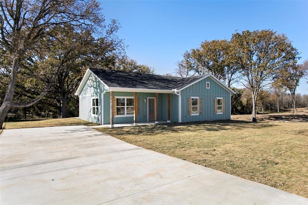 421 Caro Drive, West Tawakoni, TX 75474, 3 Bedrooms Bedrooms, ,2 BathroomsBathrooms,Residential,For Sale,421 Caro Drive,20981164