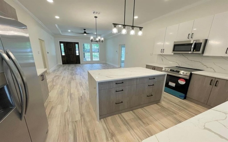 115 E 8th Street, Weatherford, TX 76086, 3 Bedrooms Bedrooms, ,2 BathroomsBathrooms,Residential Lease,For Rent,115 E 8th Street,20981276