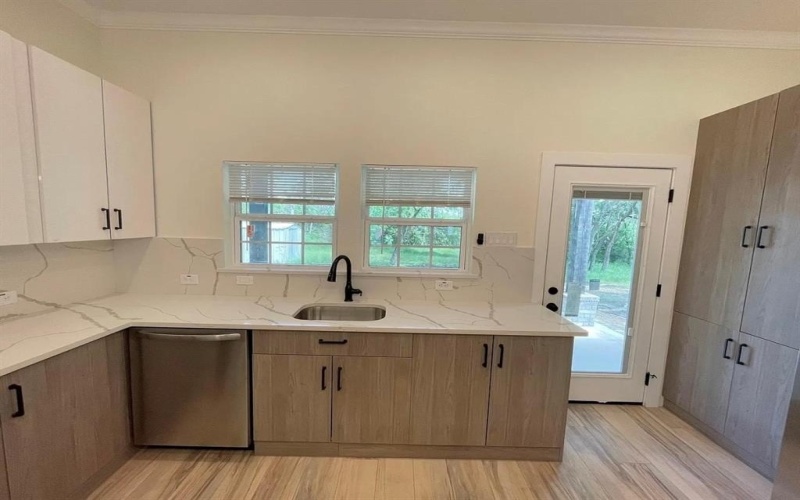 115 E 8th Street, Weatherford, TX 76086, 3 Bedrooms Bedrooms, ,2 BathroomsBathrooms,Residential Lease,For Rent,115 E 8th Street,20981276