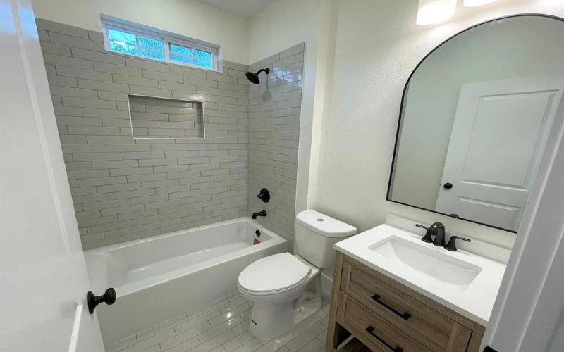 115 E 8th Street, Weatherford, TX 76086, 3 Bedrooms Bedrooms, ,2 BathroomsBathrooms,Residential Lease,For Rent,115 E 8th Street,20981276