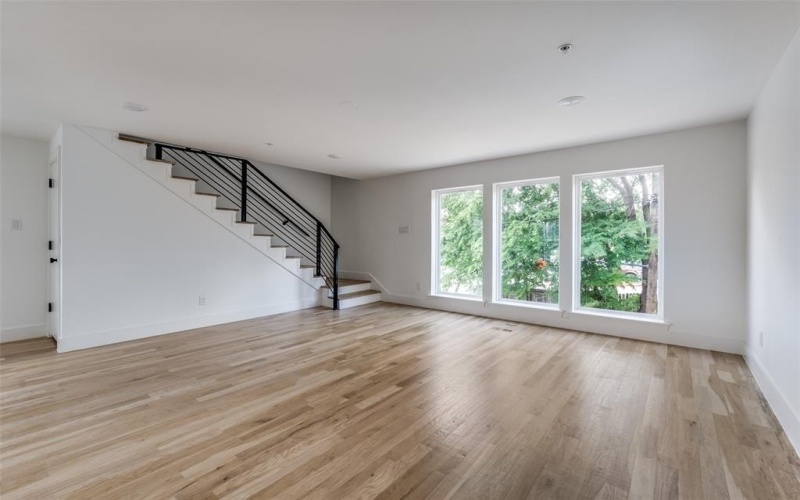 1612 Grigsby Avenue #101, Dallas, TX 75204, 2 Bedrooms Bedrooms, ,2 BathroomsBathrooms,Residential Lease,For Rent,1612 Grigsby Avenue,20981461