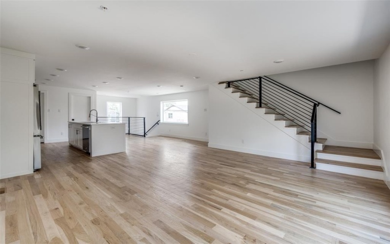 1612 Grigsby Avenue #101, Dallas, TX 75204, 2 Bedrooms Bedrooms, ,2 BathroomsBathrooms,Residential Lease,For Rent,1612 Grigsby Avenue,20981461