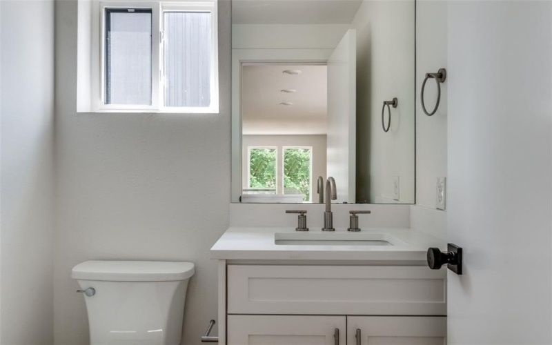1612 Grigsby Avenue #101, Dallas, TX 75204, 2 Bedrooms Bedrooms, ,2 BathroomsBathrooms,Residential Lease,For Rent,1612 Grigsby Avenue,20981461