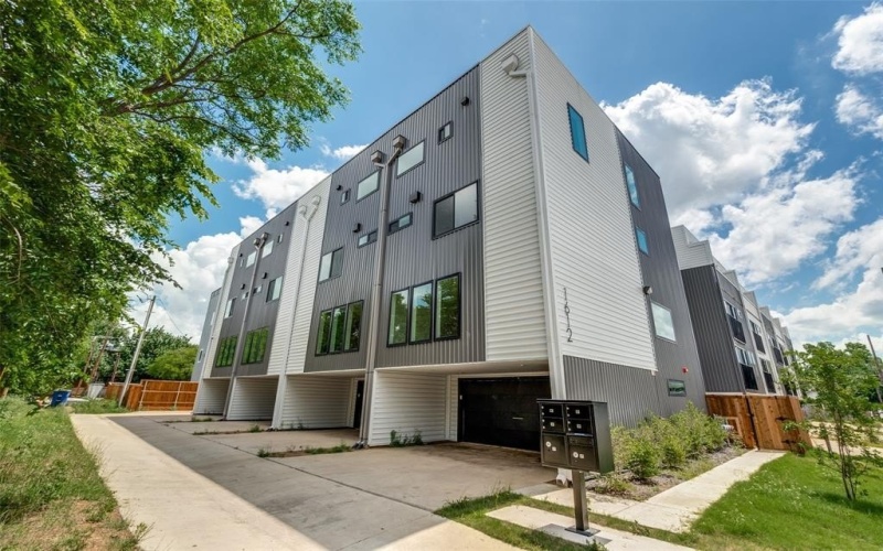 1612 Grigsby Avenue #101, Dallas, TX 75204, 2 Bedrooms Bedrooms, ,2 BathroomsBathrooms,Residential Lease,For Rent,1612 Grigsby Avenue,20981461