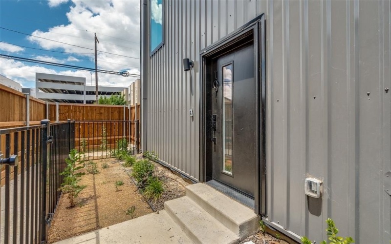 1612 Grigsby Avenue #101, Dallas, TX 75204, 2 Bedrooms Bedrooms, ,2 BathroomsBathrooms,Residential Lease,For Rent,1612 Grigsby Avenue,20981461