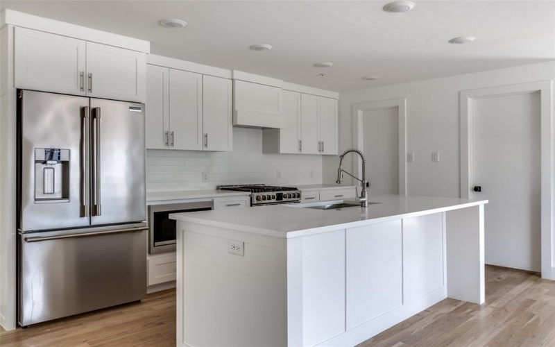 1612 Grigsby Avenue #101, Dallas, TX 75204, 2 Bedrooms Bedrooms, ,2 BathroomsBathrooms,Residential Lease,For Rent,1612 Grigsby Avenue,20981461