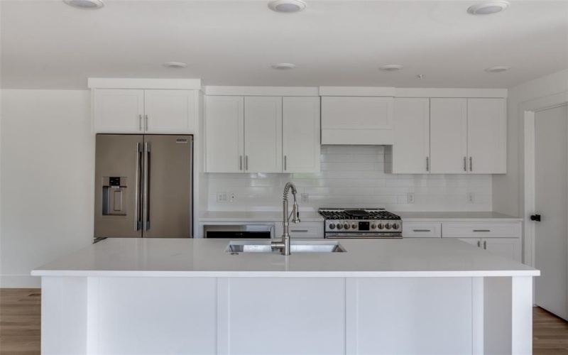 1612 Grigsby Avenue #101, Dallas, TX 75204, 2 Bedrooms Bedrooms, ,2 BathroomsBathrooms,Residential Lease,For Rent,1612 Grigsby Avenue,20981461