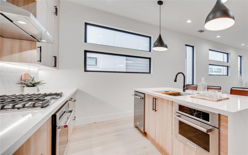 4209 Munger Avenue, Dallas, TX 75204, 3 Bedrooms Bedrooms, ,3 BathroomsBathrooms,Residential Lease,For Rent,4209 Munger Avenue,20981617