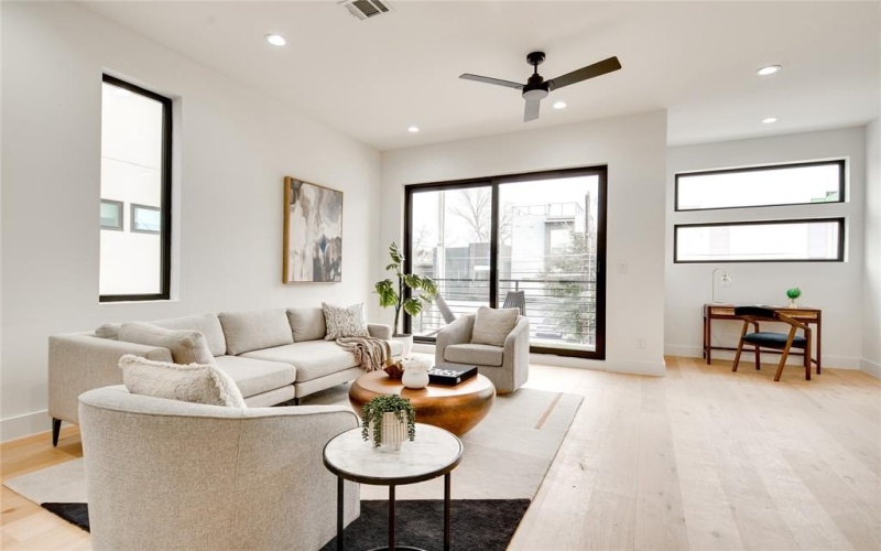 4209 Munger Avenue, Dallas, TX 75204, 3 Bedrooms Bedrooms, ,3 BathroomsBathrooms,Residential Lease,For Rent,4209 Munger Avenue,20981617
