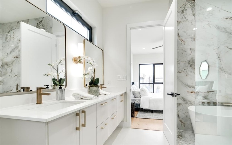 4209 Munger Avenue, Dallas, TX 75204, 3 Bedrooms Bedrooms, ,3 BathroomsBathrooms,Residential Lease,For Rent,4209 Munger Avenue,20981617