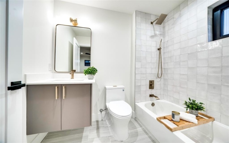 4209 Munger Avenue, Dallas, TX 75204, 3 Bedrooms Bedrooms, ,3 BathroomsBathrooms,Residential Lease,For Rent,4209 Munger Avenue,20981617