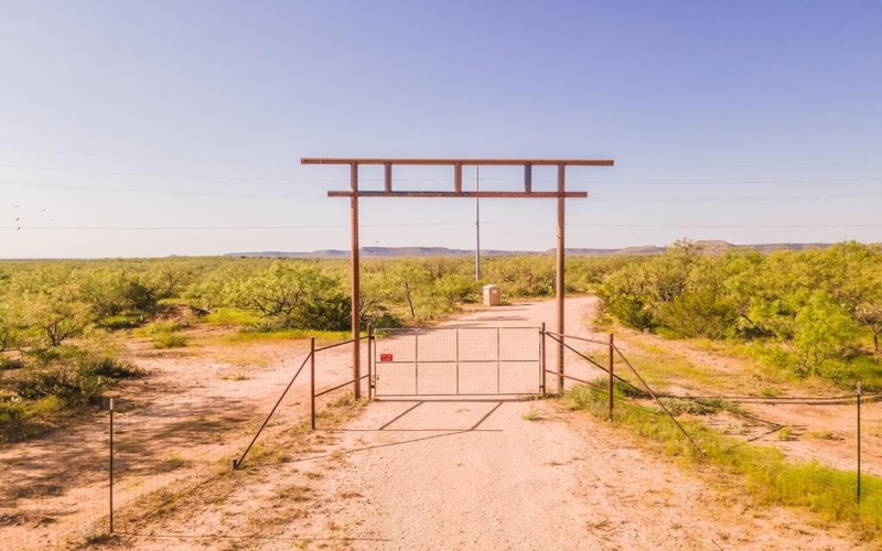 9401 Collett Rd, Robert Lee, TX 76945, 3 Bedrooms Bedrooms, ,2 BathroomsBathrooms,Residential,For Sale,9401 Collett Rd,128049