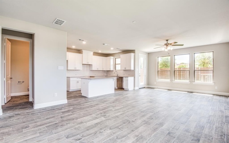 641 Hutchinson Lane, Lewisville, TX 75077, 3 Bedrooms Bedrooms, ,2 BathroomsBathrooms,Residential,For Sale,641 Hutchinson Lane,20979963