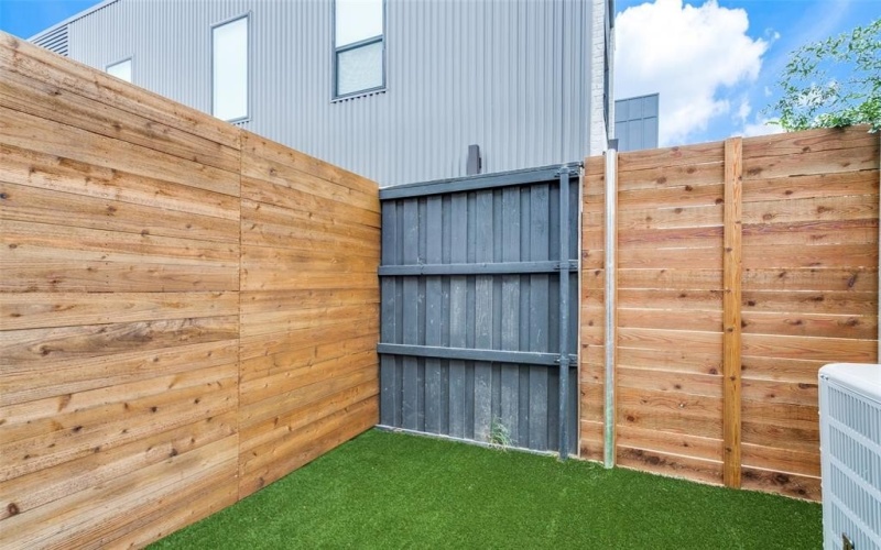 4306 Deere Street #102, Dallas, TX 75204, 1 Bedroom Bedrooms, ,1 BathroomBathrooms,Residential Lease,For Rent,4306 Deere Street,20979966