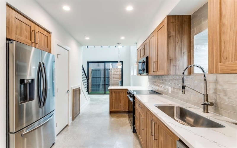 4306 Deere Street #102, Dallas, TX 75204, 1 Bedroom Bedrooms, ,1 BathroomBathrooms,Residential Lease,For Rent,4306 Deere Street,20979966
