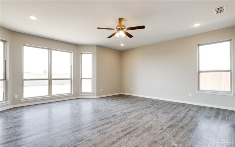 14917 Aqualina Way, McAllen, TX 78504, 5 Bedrooms Bedrooms, ,3 BathroomsBathrooms,Residential,For Sale,14917 Aqualina Way,474548