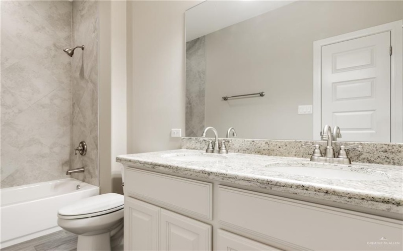 14917 Aqualina Way, McAllen, TX 78504, 5 Bedrooms Bedrooms, ,3 BathroomsBathrooms,Residential,For Sale,14917 Aqualina Way,474548