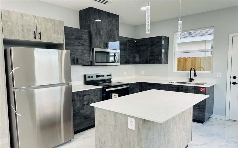 1018 N Clarence Avenue #3, Edinburg, TX 78539, 3 Bedrooms Bedrooms, ,2 BathroomsBathrooms,Residential Lease,For Rent,1018 N Clarence Avenue,474630