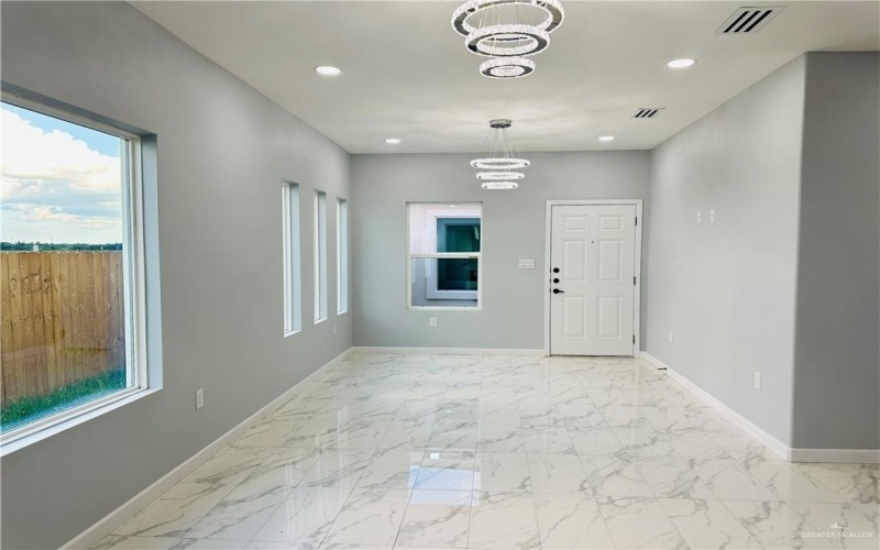 1018 N Clarence Avenue #3, Edinburg, TX 78539, 3 Bedrooms Bedrooms, ,2 BathroomsBathrooms,Residential Lease,For Rent,1018 N Clarence Avenue,474630