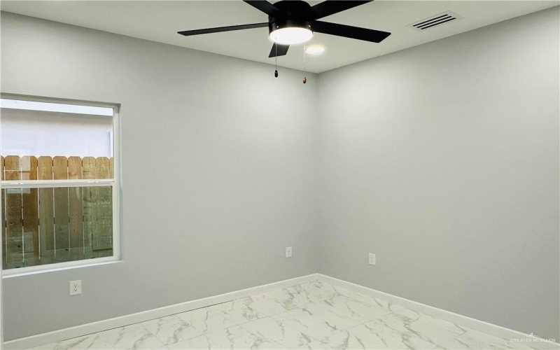 1018 N Clarence Avenue #3, Edinburg, TX 78539, 3 Bedrooms Bedrooms, ,2 BathroomsBathrooms,Residential Lease,For Rent,1018 N Clarence Avenue,474630