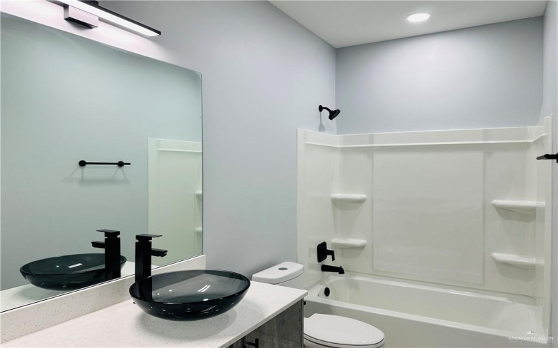 1018 N Clarence Avenue #3, Edinburg, TX 78539, 3 Bedrooms Bedrooms, ,2 BathroomsBathrooms,Residential Lease,For Rent,1018 N Clarence Avenue,474630