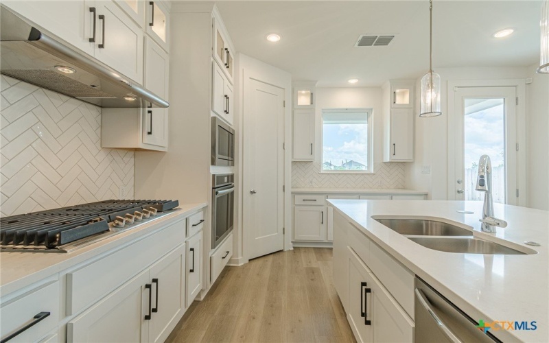 220 Alpine Lakes, New Braunfels, TX 78130, 5 Bedrooms Bedrooms, ,3 BathroomsBathrooms,Residential,For Sale,220 Alpine Lakes,584143