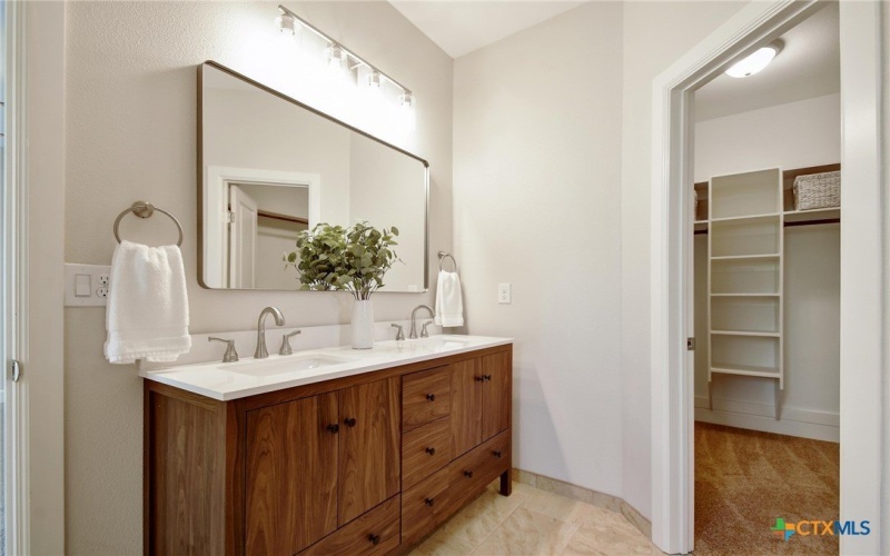 2109 Meadow View Drive, San Marcos, TX 78666, 3 Bedrooms Bedrooms, ,2 BathroomsBathrooms,Residential,For Sale,2109 Meadow View Drive,584456