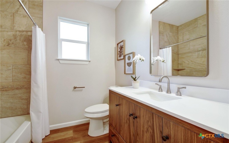 2109 Meadow View Drive, San Marcos, TX 78666, 3 Bedrooms Bedrooms, ,2 BathroomsBathrooms,Residential,For Sale,2109 Meadow View Drive,584456