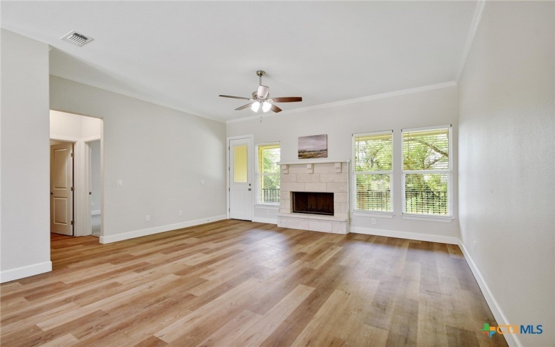 2109 Meadow View Drive, San Marcos, TX 78666, 3 Bedrooms Bedrooms, ,2 BathroomsBathrooms,Residential,For Sale,2109 Meadow View Drive,584456