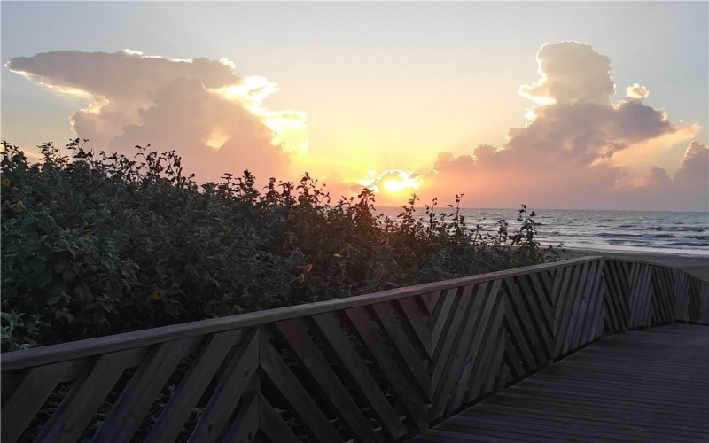 602 Sunset Avenue, Port Aransas, TX 78373, 5 Habitaciones Habitaciones , ,5 BañosBaños,Residential,En Venta,602 Sunset Avenue,452496