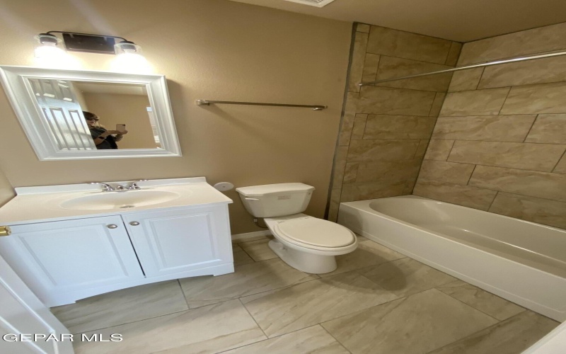8423 LEO Street unit: B #B, El Paso, TX 79904, 3 Bedrooms Bedrooms, ,2 BathroomsBathrooms,Residential Multi Family,For Sale,8423 LEO Street unit: B,925340