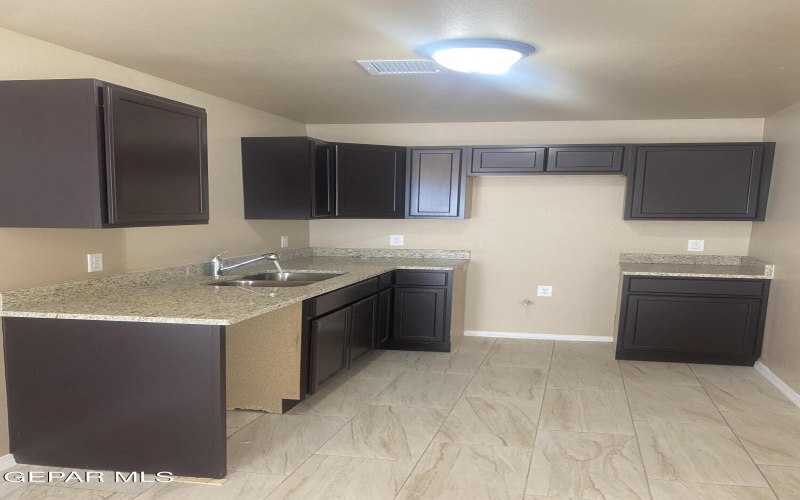 8423 LEO Street unit: B #B, El Paso, TX 79904, 3 Bedrooms Bedrooms, ,2 BathroomsBathrooms,Residential Multi Family,For Sale,8423 LEO Street unit: B,925340