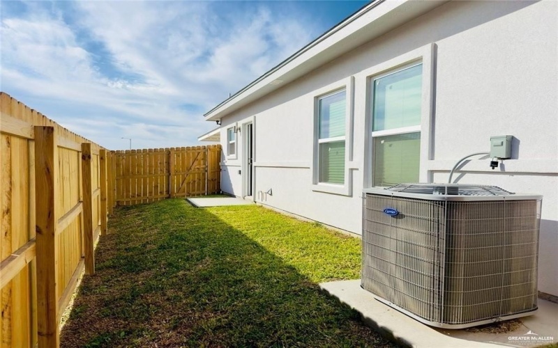 805 N Clarence Avenue #1, Edinburg, TX 78541, 2 Habitaciones Habitaciones , ,2 BañosBaños,Residential Lease,En Alquiler,805 N Clarence Avenue,473941