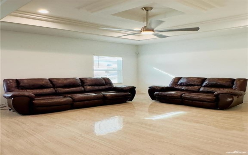 805 N Clarence Avenue #1, Edinburg, TX 78541, 2 Habitaciones Habitaciones , ,2 BañosBaños,Residential Lease,En Alquiler,805 N Clarence Avenue,473941
