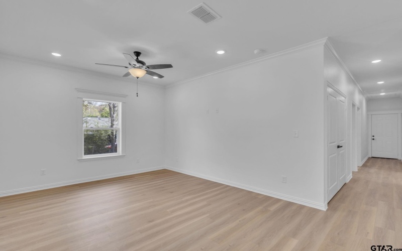 1410 W Connally St, Tyler, TX 75701, 3 Bedrooms Bedrooms, ,2 BathroomsBathrooms,Residential,For Sale,1410 W Connally St,25009747