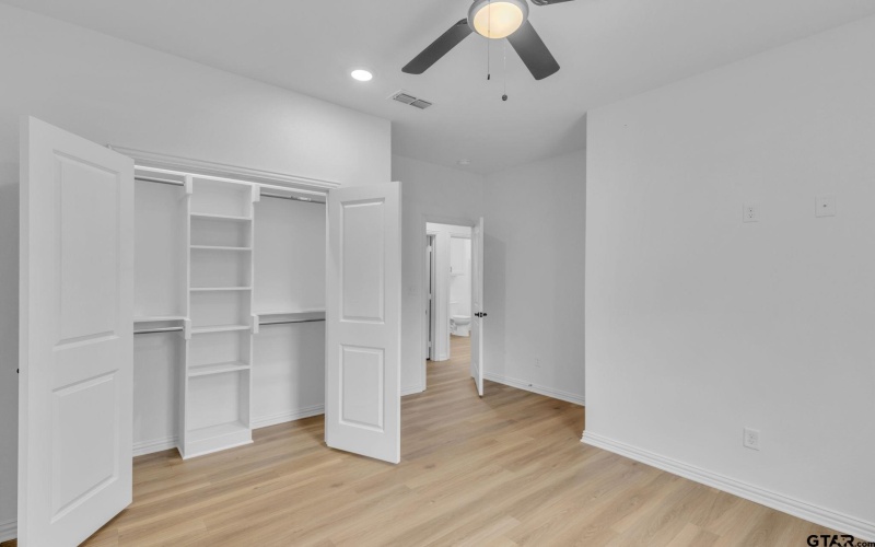 1410 W Connally St, Tyler, TX 75701, 3 Bedrooms Bedrooms, ,2 BathroomsBathrooms,Residential,For Sale,1410 W Connally St,25009747