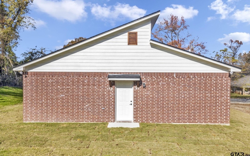 1410 W Connally St, Tyler, TX 75701, 3 Bedrooms Bedrooms, ,2 BathroomsBathrooms,Residential,For Sale,1410 W Connally St,25009747