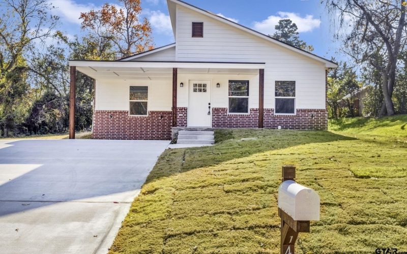 1410 W Connally St, Tyler, TX 75701, 3 Bedrooms Bedrooms, ,2 BathroomsBathrooms,Residential,For Sale,1410 W Connally St,25009747