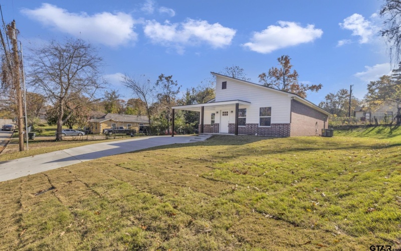 1410 W Connally St, Tyler, TX 75701, 3 Bedrooms Bedrooms, ,2 BathroomsBathrooms,Residential,For Sale,1410 W Connally St,25009747